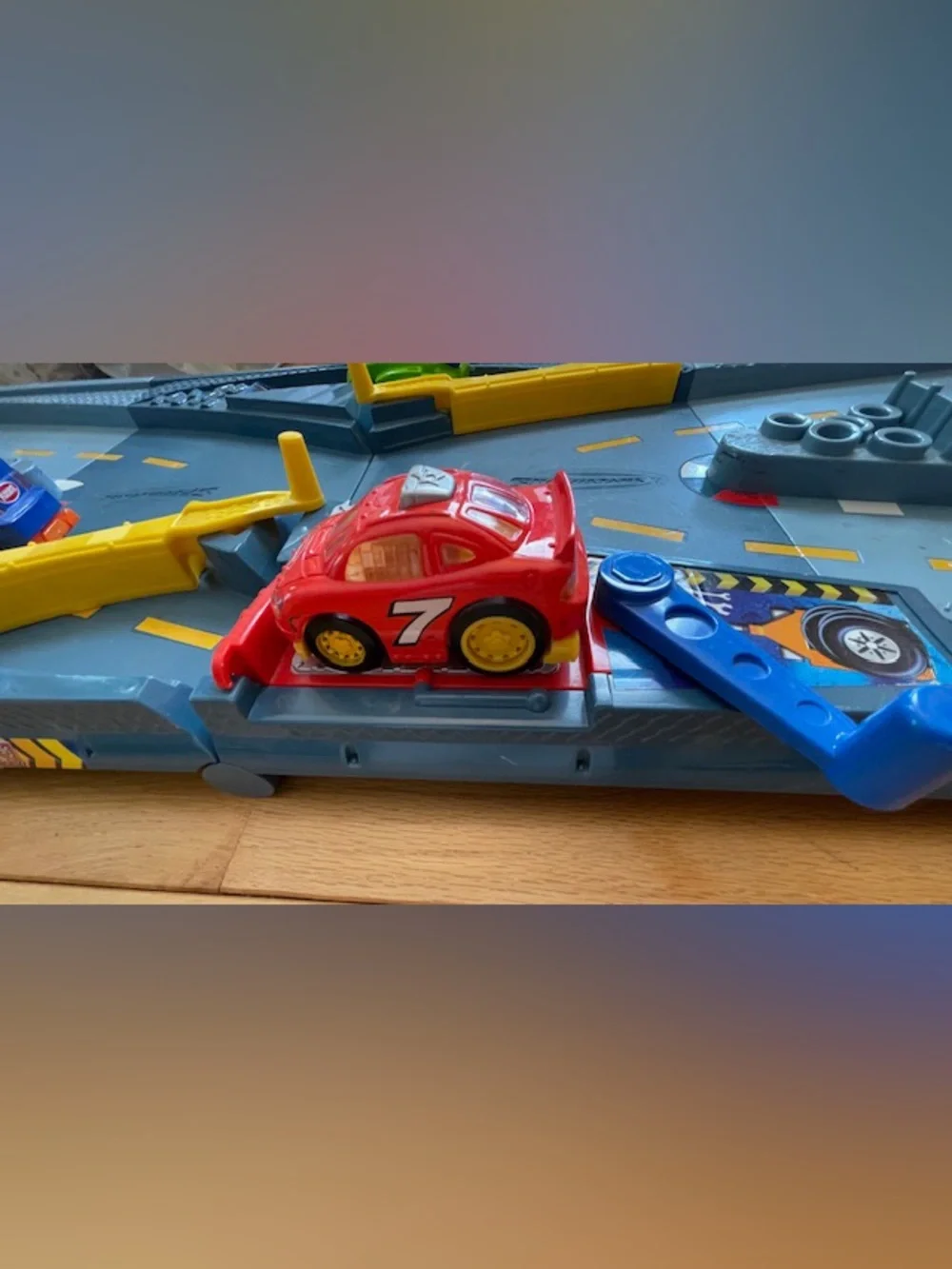 Playskool Speedstars Maximum Thrills Raceway